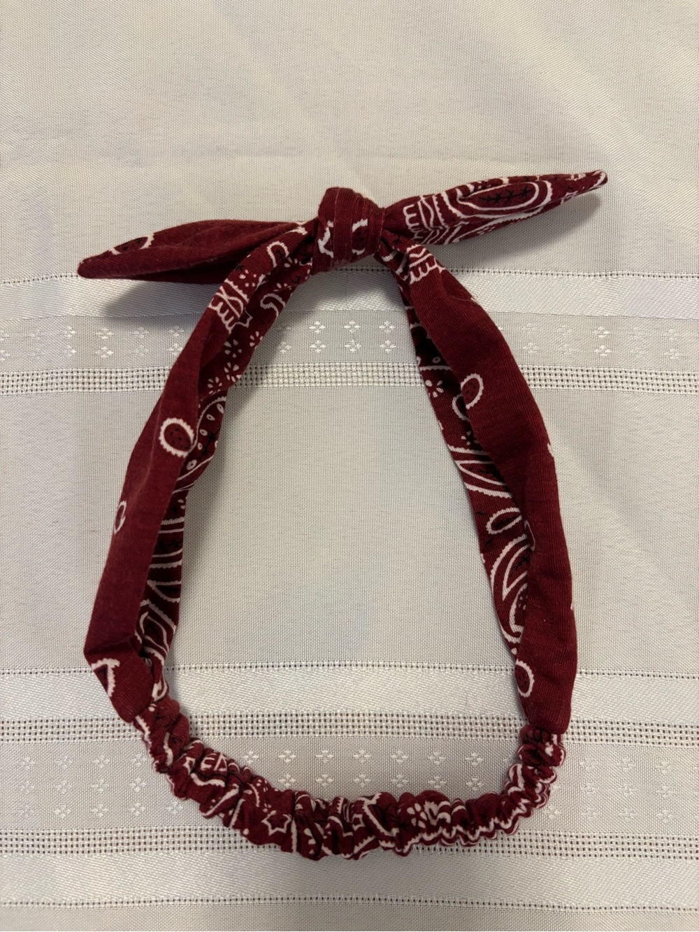 ⭐️ 3 for $15 BNWT Maroon Paisley Knot Headband - Women Accessories